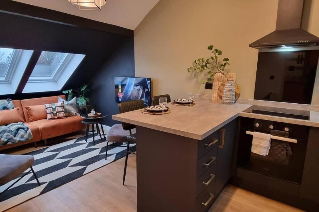 Super Stylish Apartment In Urmston Flat 3 Εξωτερικό φωτογραφία