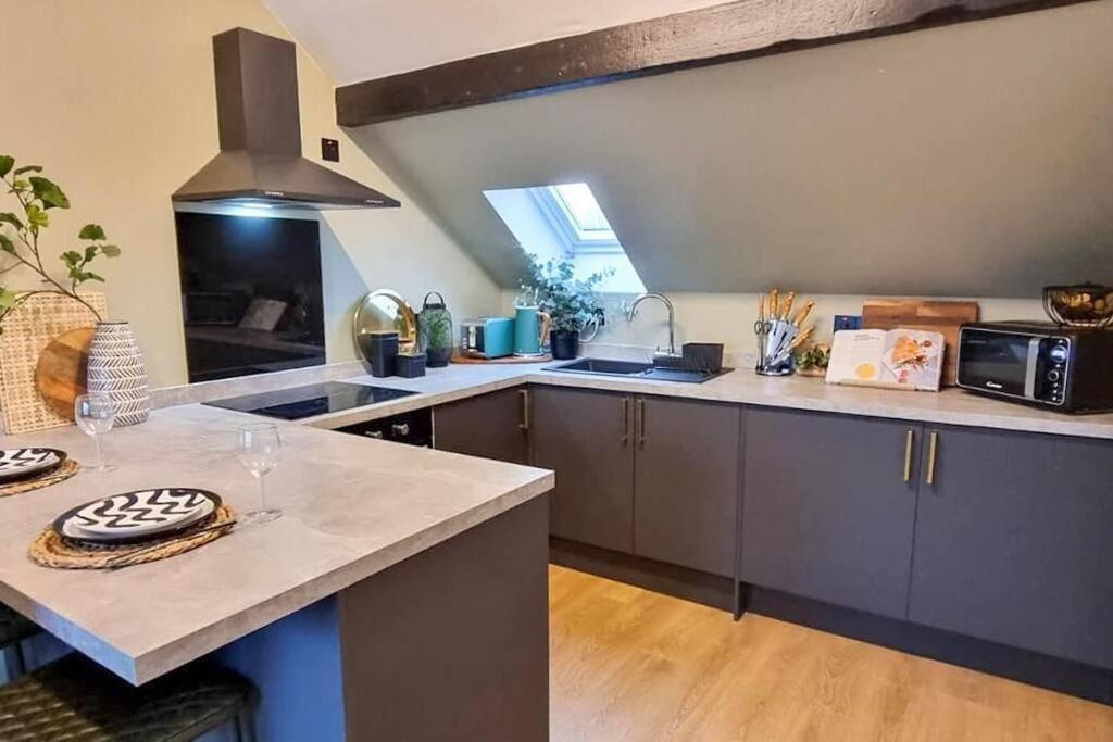 Super Stylish Apartment In Urmston Flat 3 Εξωτερικό φωτογραφία